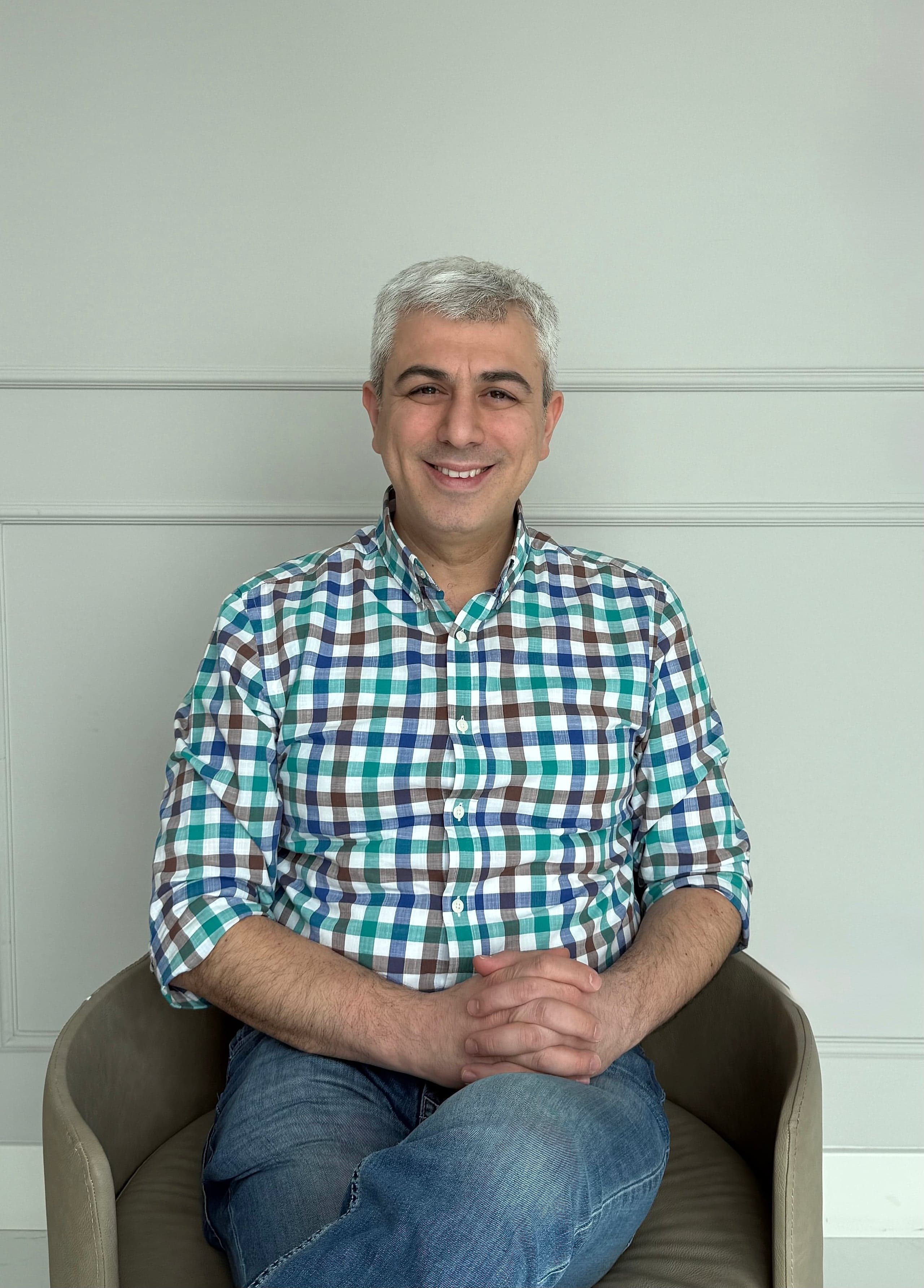 Doç. Dr. Halit Nahit Şendur portre